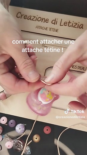 Comment attacher une attache tétine facilement