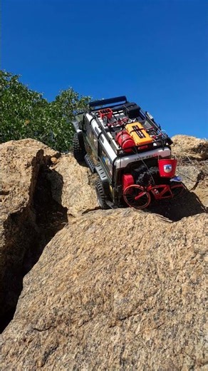 teste de escalada com pneus novos#trilhandotrilhas #rccrawler #defender
