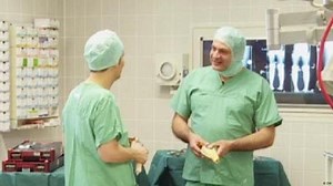 The benefits and risks of artificial joints