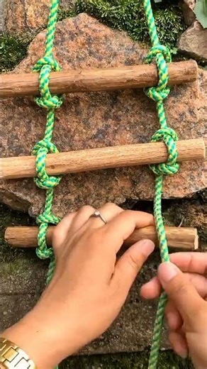 how to make a small hanging ladder with rope and wood