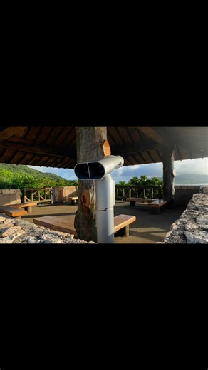 3.5K views · 166 reactions | 石垣島玉取崎公園，影片中前14秒，是在早上6:40 可以看到日出後的美景；影片14秒之後是中午13:30拍攝的～中午過後去玉取崎展望台才能看見珊瑚視礁群海水顏色漸層的美 | Keyboard桑日本旅遊達人吳建盤 | Facebook