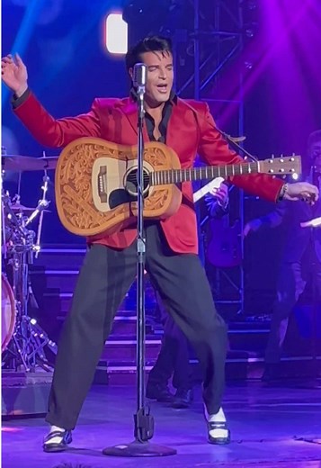 Dean Z's Ultimate Elvis Tribute Show in Branson