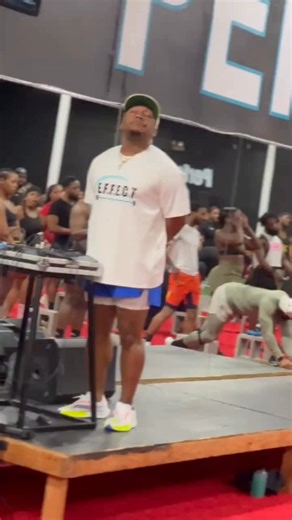 2.2K views · 118 reactions | It’s about that time 9am Sunday Service We Up!!!! Light set in ya hands  Heavy set ready to go imma show yall how to get swole #effectfitness #ichooseeffectfitness #lockin #getpaid #bootcamp #bootcampinstructor #atlanta #culture | Effect Fitness, LLC. | Facebook