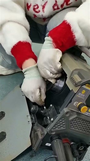 Gas-free MIG/MAG welding dual-purpose machine, detailed process for installing the welding wire