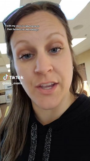 Aren't these the cutest snowmen EVER?! This is my new favorite! ⛄️😍 My students also did the sanding and painting of their individual snowmen. Cannot wait for these to go home to their families!! #student #gift #holidays #holidaygift #holidaygiftidea #giftidea #elementarygifts #parentgift #snowman #mysizesnowman #mysize #studentholidaygift #snowmen #diy #height #christmas #christmasgift #studentchristmasgift #students #kindergarten #firstgrade #secondgrade #teacher #teachers #teachersoftiktok #