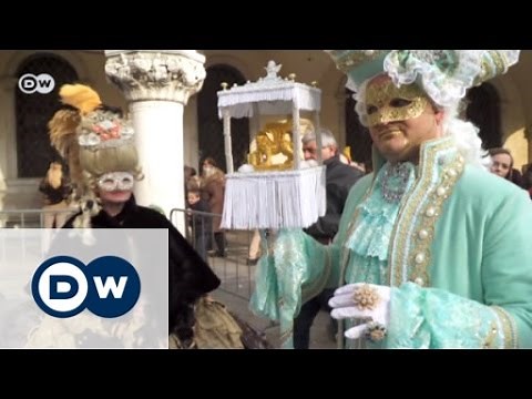 Elaborate costumes at Venice Carnival | Euromaxx