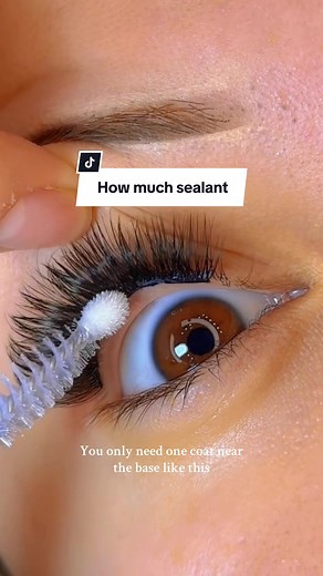 🛑❌ Too much sealant will lead to hard & crunchy lash clusters! DO THIS INSTEAD #diylashes#clusterlashes#volumelashes#lashclusters How to apply lash clusters tutorial