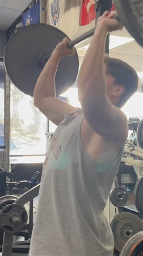 Beginner tutorial: squats #bodybuilding #bodybuilder #lifting #powerlifting