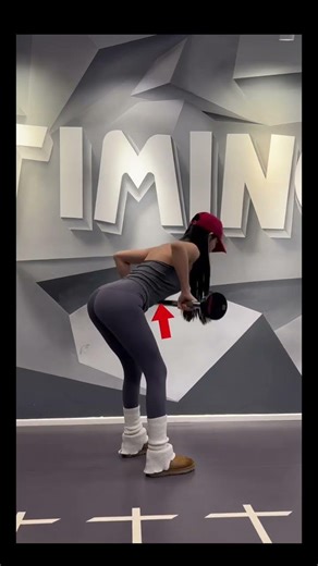 Barbell rowing with different grip distances Barbell rowing shoulder and back shaping slen