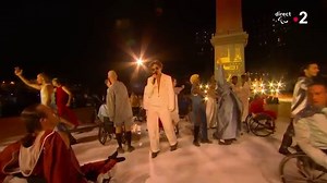 Qui est Lucky Love, le « Freddie Mercury » de la cérémonie d’ouverture des Jeux paralympiques ?