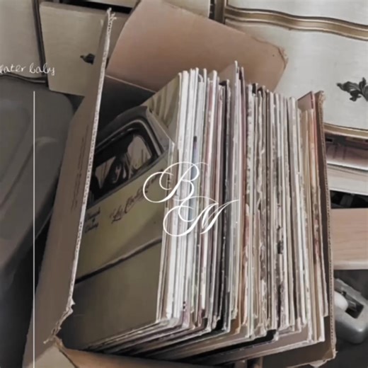 ⊹ ࣪ ˖ www.beverly/marsh.com. . . my girlf heh ⋆˚࿔ 𝖼𝖼 && ρ𝖼 : 𝗌ω𝖾𝖾𝗍ᥣ𝗒ᑯ𝖾𝗏ⱺ𝗍𝖾ᑯ ₊˚⊹ ᰔ #beverlymarsh #sophialillis #it #welcometoderry #edit moodboard aesthetic sweet boy soft vintage 80’s