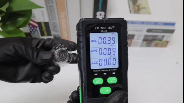 Geiger Counter Nuclear Radiation Detector Electromagnetic Radiation Gamma X-ray Detection Meter,Portable Radiation Dosimeter with LCD Display