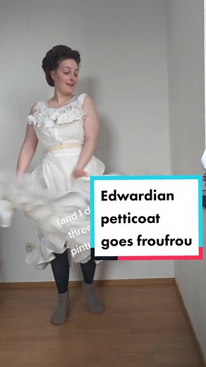 Creating 9 Metre Ruffles with a Pintuck Foot | Sewing Tips