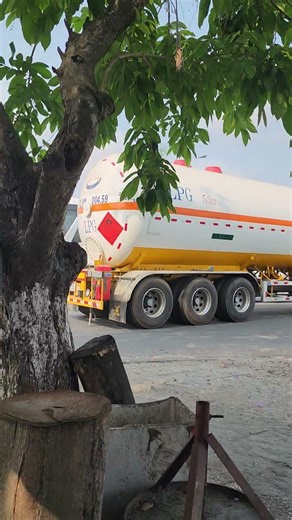 Daewoo is a major car manufacturer from South Korea.