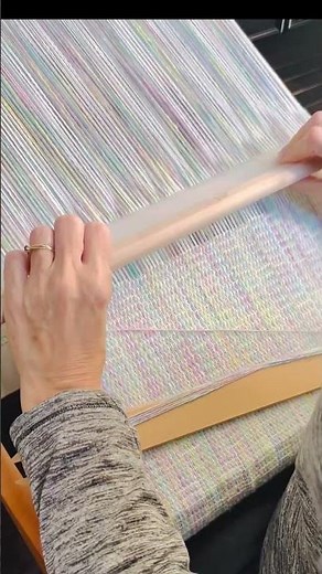 The Satisfying Process of Hand Weaving a Scarf #weaving #asmr #rigidheddleloom