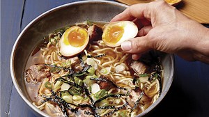 How to make Japanese ramen from scratch? [2025] | QAQooking.wiki
