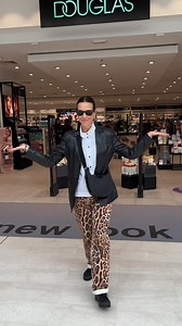 8.1K views · 37 reactions |  A TUTTI I VIAGGIATORI E BEAUTY LOVERS! Il nostro store di Orio al Serio si è fatto bellissimo per voi! Nuovo look e nuovi prodotti viralissimi da scoprire朗 E se ti serve un retouch al makeup, alle nails o alla piega prima di decollare, la nostra Beauty Lounge ha tutto quello che ti occorre ✨ Corri a trovarci, i Douglas Gates sono aperti✈️ #douglasitalia #reopening #orioalserio | Douglas Italia | Facebook