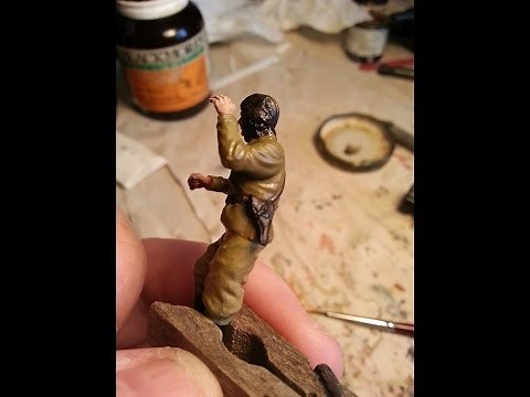 How to paint leather on 1/35 model figures using oil paints