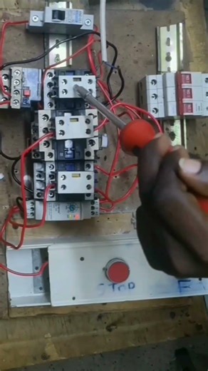 #star delta starter working mechanism.