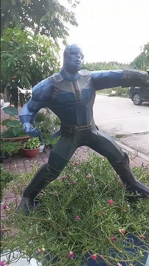 “Paper Thanos? You Won’t Believe This! 😱🧤”