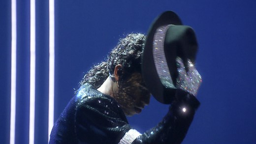 Last night was the official opening for the MJ the Musical National Tour at the James M. Nederlander Theater in Chicago! For more info on the tour and the announced tour cities: https://tinyurl.com/5dae6xxx #MJtheMusicalTour | Michael Jackson