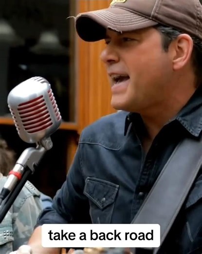 Makes me wanna take a back road... #CountryMusic #Acoustic #RodneyAtkins #LiveMusic #Country | Rodney Atkins