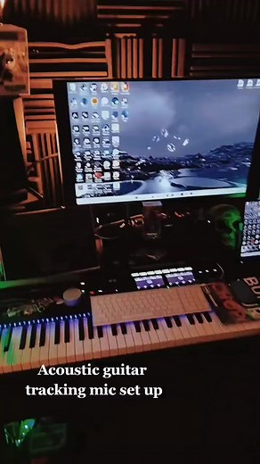 Acoustic guitar mic set up! -Telefunken tf 39 copperhead by @telefunken_mics_official -Røde NT1 by @rode -DI signal -Scarlett mic from #focusrite #Music #producer #guitarrecording #acousticguitar #musicstudio #telefunken #røde | Kc Rafael Santiago Rivera