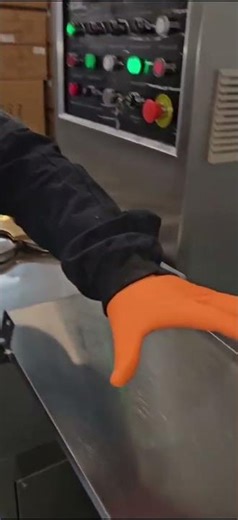 Toffee cutting and packing machine