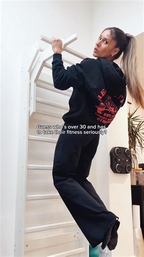 Dina on Instagram: "Almost burst a bicep on that last one 😮‍💨 The message is still clear & if you’ve left it this long.. seriously don’t wait any longer 🫵🏽 If you watched my stories earlier then you know that I’m running another bootcamp starting tomorrow. 535SHIFT, it’s time to shift your mindset. Shift the load 💪🏽 Link in my bio to join an amazing group of women who have already smashed week one 👊🏽 @strongerinsisterhood"