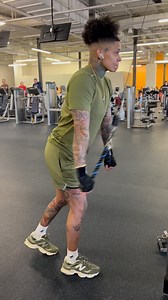 21 reactions | Trainer Tip Tuesday 料料 TRICEP ROPE PULLDOWN Tricep...