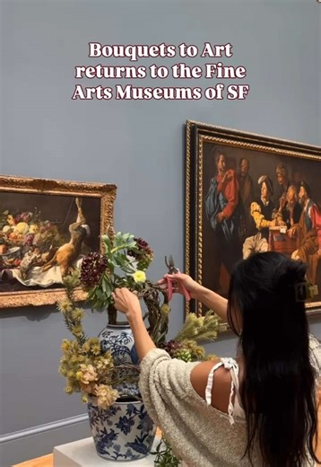 Now in its 42nd year, @de Young Legion of Honor’s Bouquets to Art program invited over 120 Bay Area floral designers to craft arrangements inspired by work on view 💐 We paid a visit to the Legion of Honor Museum on installation day to watch their botanical creations come to life 🌸Bouquets to Art is now on view through March 8. 🎥: Stephanie Gerson #sanfrancisco #sfevents #bouquetstoart #bayarea #art