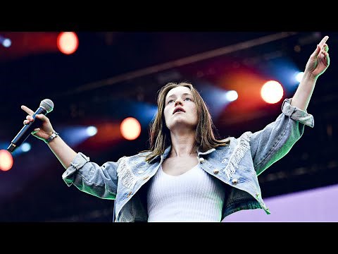Sigrid - Sucker Punch (live at Øyafestivalen)