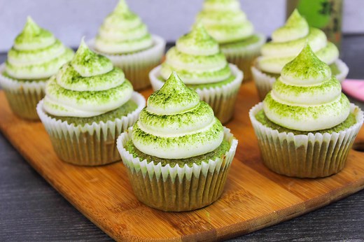 Matcha Cupcakes: Tender Cupcakes Topped w/ Fluffy Buttercream