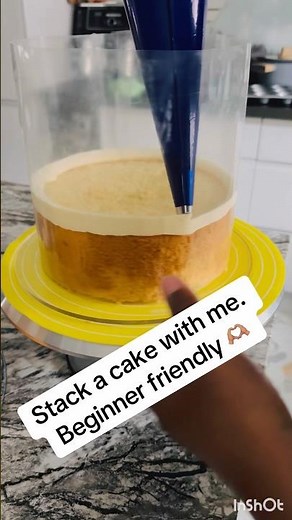 let’s stack a cake . Beginner’s friendly BTS video. #tutorial #bts #cakedecorating #beginners #fypシ゚