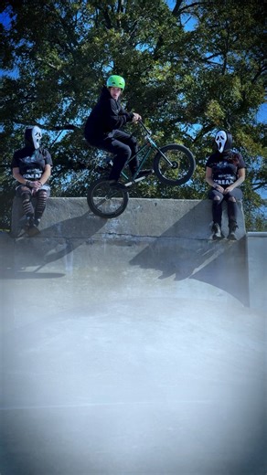 What’s YOUR Favorite Scary Movie?!👻