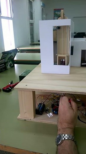 Ascensor controlado por Arduino