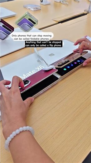 Digital technology, global vision, Samsung W26 mobile phone leads the way.