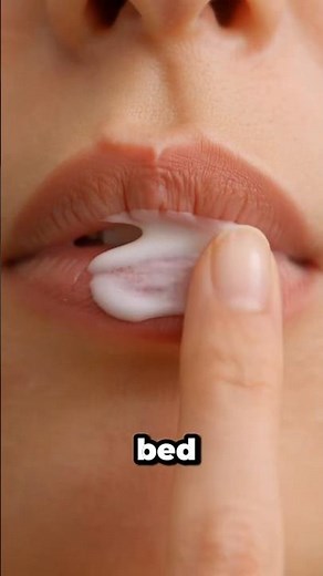 DIY Coconut Oil Overnight Lip Mask 💋 Heal Cracked Lips Naturally