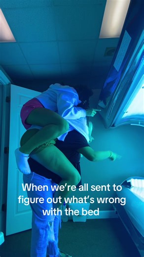 We fix tanning beds now.. apparently. @Jadyn @ava @Hayden💝 #fyp #viral #eztan #tanningsalon