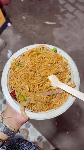 Food challenge:eating only from empty stalls #foodchallenge #food #momos #whatieatinaday
