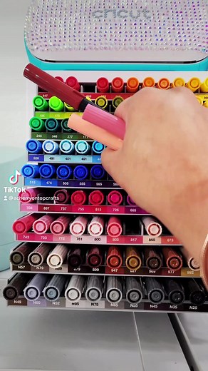 23K views · 335 reactions | Lettering tips from Lhey! She’s using Tombow markers in her Archer & Olive watercolor journal  #acherryontopcrafts #acherryontop #lettering #handlettering #watercolor #watercolorlettering #tombow #tombowmarkers #archerandolive #archerandolivenotebook #archerandolivejournal | A Cherry On Top | Facebook