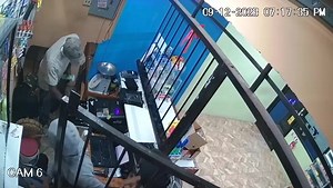 Footage of a robbery on Saturday night, 9th December, in New Grant, Princes' Town. | Angry Trini
