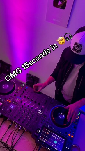 DJ Scratch Skills Showcase: Masterful Techniques