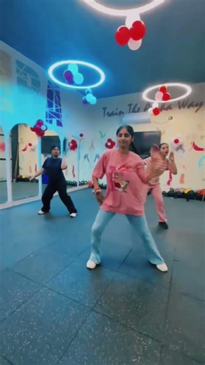 Chandi ki daal par sone ka mor🦚. #viralshorts #dancevideo #1k #danceculture