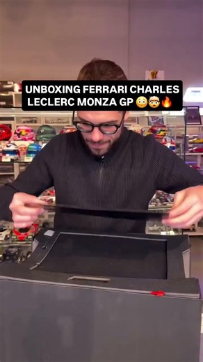 Unboxing Ferrari Charles Leclerc Monza GP 🏎️🔥 @motorsportmaranellostore