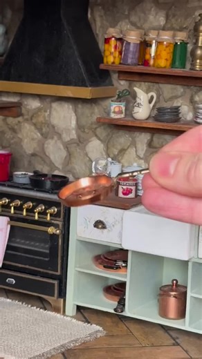 I can not afford real copper pots and pans. But I’m my mini life, I’ve stocked my houses with plenty of copper ware. I adore it. I’m always looking for new places to put more. #copper #copperpots #kitchenware #dollhouse #moderndollhouse