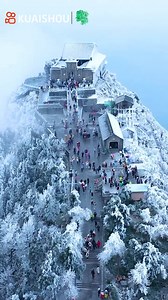 Mount Heng in Hunan is known as the best place to see snow in Southern China. Every winter, rime sceneries here form stunning winter views and clad the mountain in silvery white, attracting visitors from around the world. #HunanSceneries | This is Hunan
