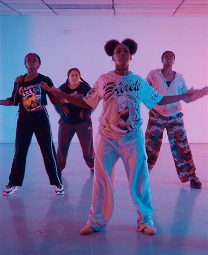 Celebrity Dance Workshop - Janae ✨ We had the amazing Janae Rosebud come out and create a dance music video with our wonderful workshop attendees! 💃🔥 Thank you to everyone showing up and showcasing your dance skills! Hard work pays off! #studiotarts #musicvideo #dancers #celebrityworkshop #workshop