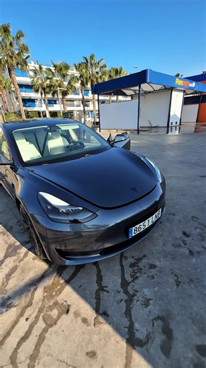 Tesla Driving Reactions: Exciting Moments Captured