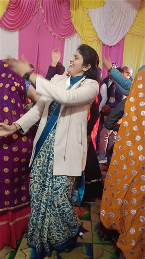 काजू पिस्ता महंगी पड़ेगी Meena geet #meenageet #meenaladiesdance #meenasong